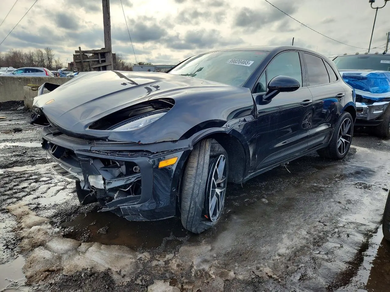 2023 PORSCHE MACAN BASE