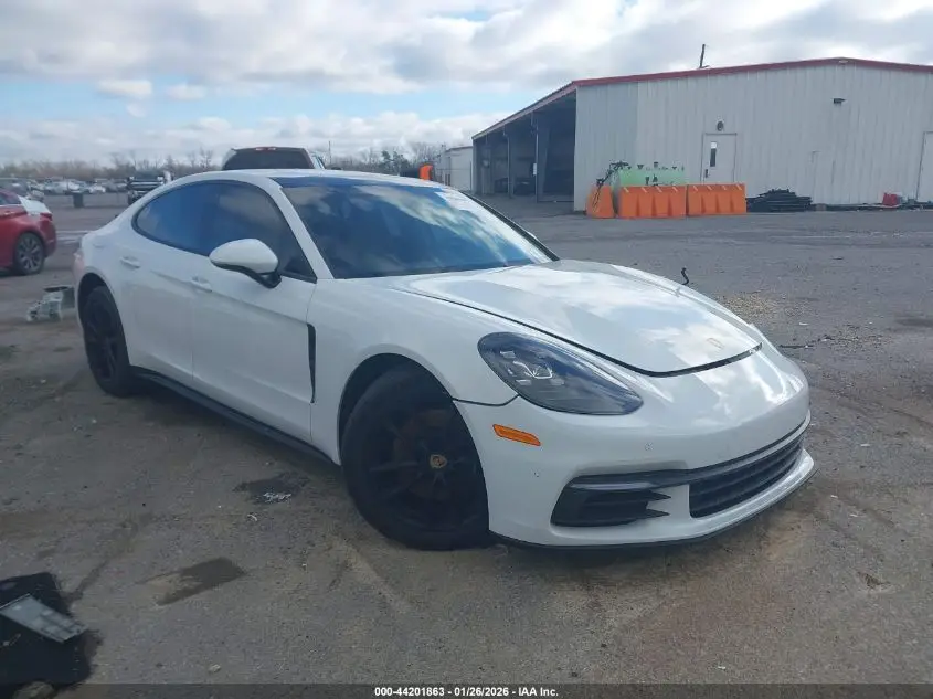 2017 PORSCHE PANAMERA