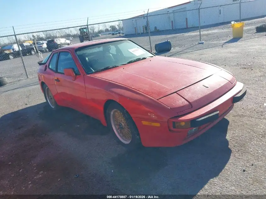 1985 PORSCHE 944