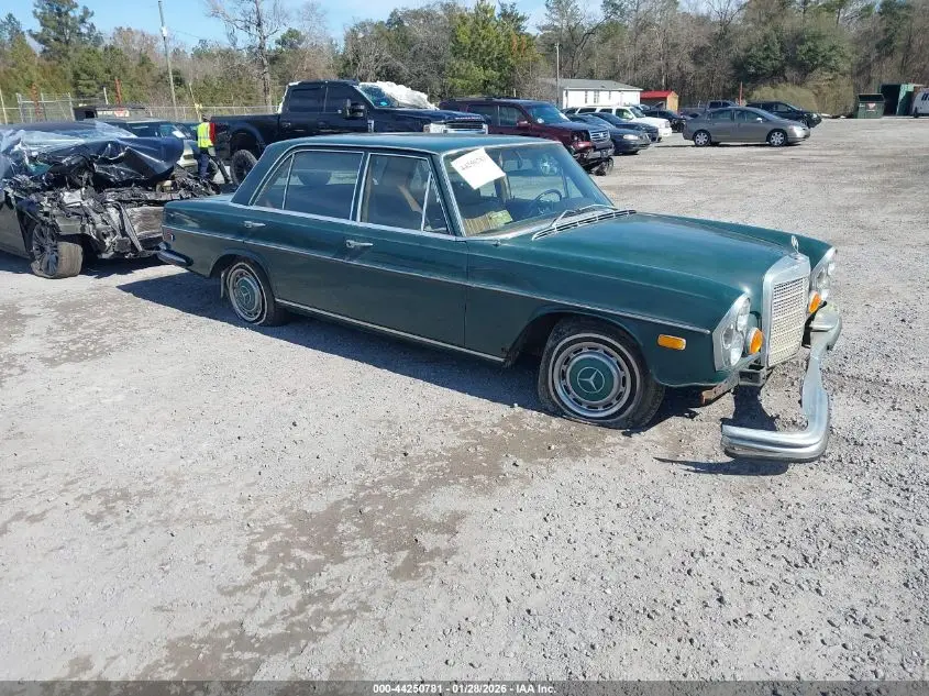 1972 MERCEDES-BENZ 280 SE
