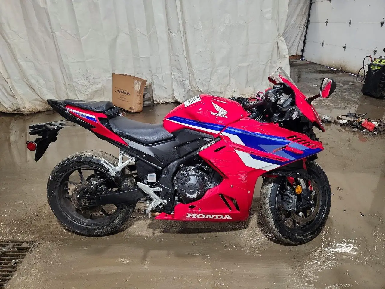2025 HONDA CBR CYCLE